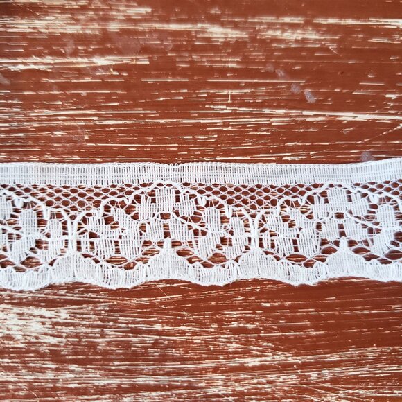 Vintage Lace Trim - Ivory 7/8" x 12 Yards - Picture 2 of 7